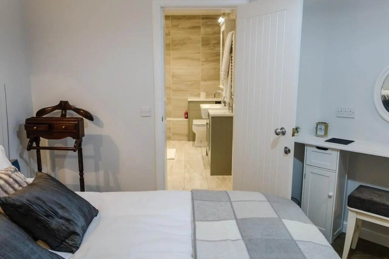Quiet Ground Floor Mews Flat And Parking Apartment Edinburgh 0*,  United Kingdom